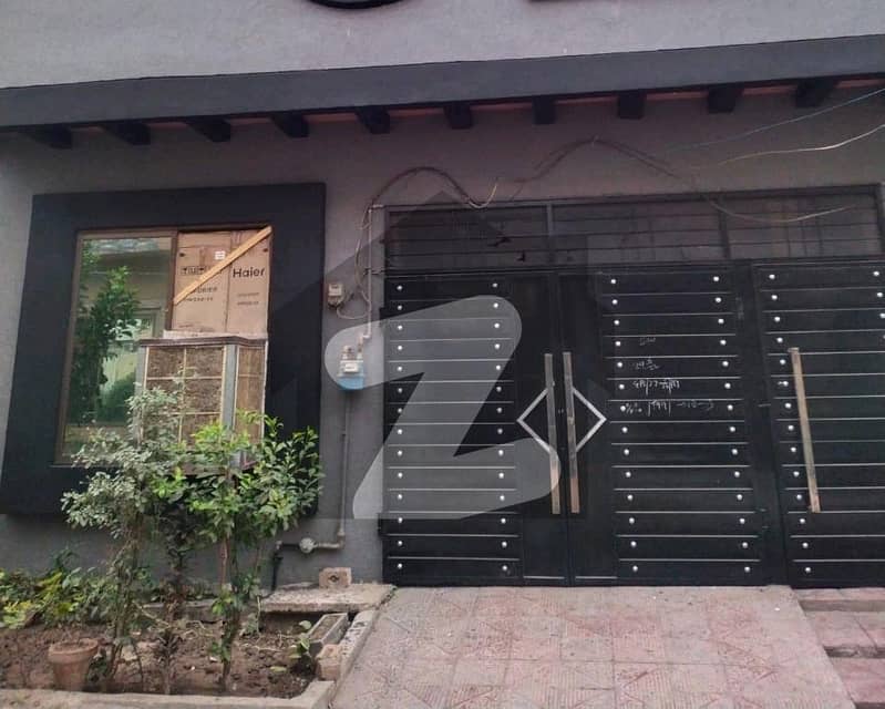 علی عالم گاڈرن لاہور میں 7 کمروں کا 5 مرلہ مکان 1.15 کروڑ میں برائے فروخت۔