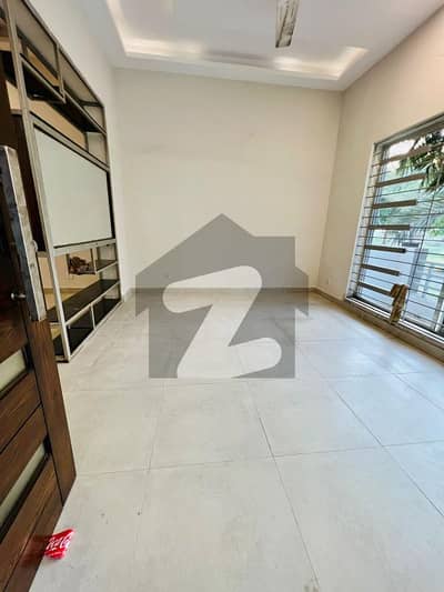 5 Marla Double Storey Corner House For Sale In D Block New Lahore City
