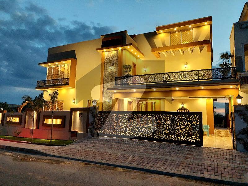 Beautiful Corner House With Swimming Pool In Bahria Town