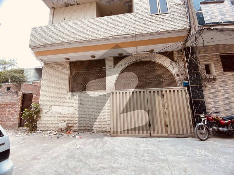کچا جیل روڈ لاہور میں 10 کمروں کا 6 مرلہ مکان 2.25 کروڑ میں برائے فروخت۔