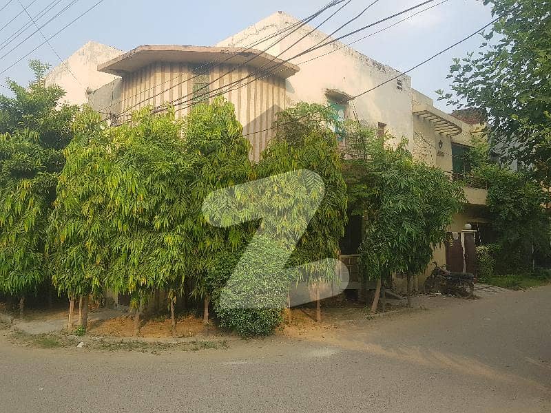 Corner House And Facing Park Garden Town Tariq Block, Garden Town, Lahore ID41101333