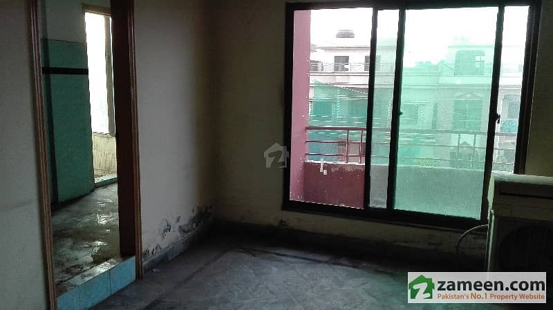 مصطفیٰ ٹاؤن لاہور میں 2 کمروں کا 5 مرلہ فلیٹ 40 لاکھ میں برائے فروخت۔