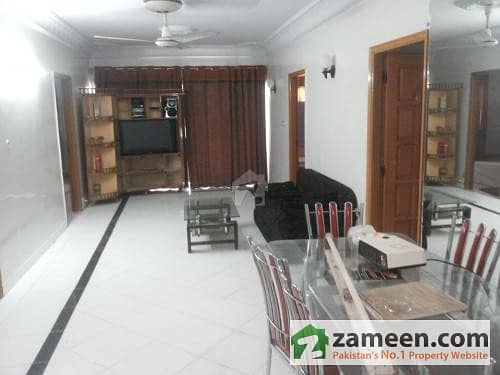 6 Rooms With Servant Quarter - Flat For Sale
