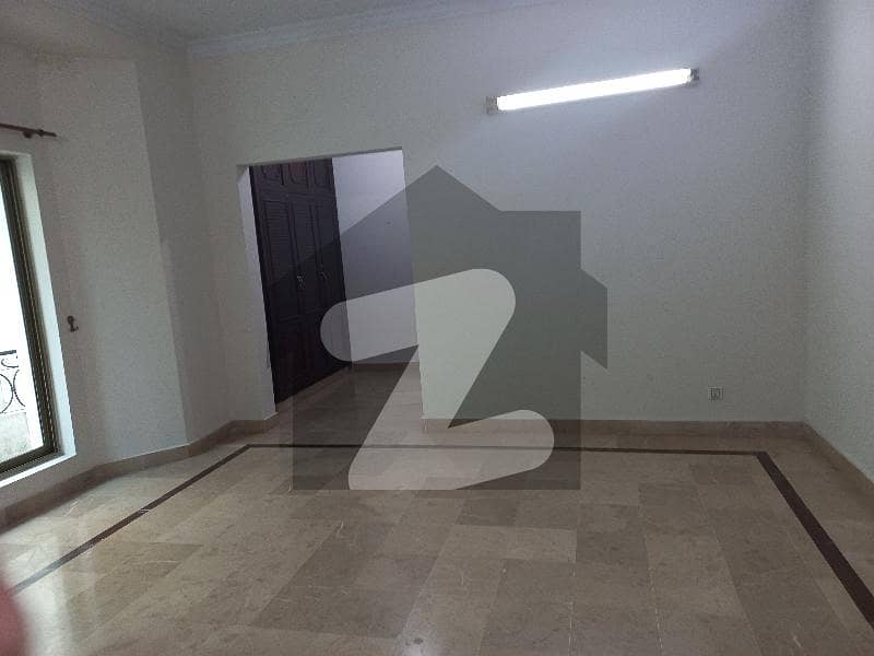 3 Bedrooms Unfurnished Apartment Available For Rent In F-11 Markaz Islamabad