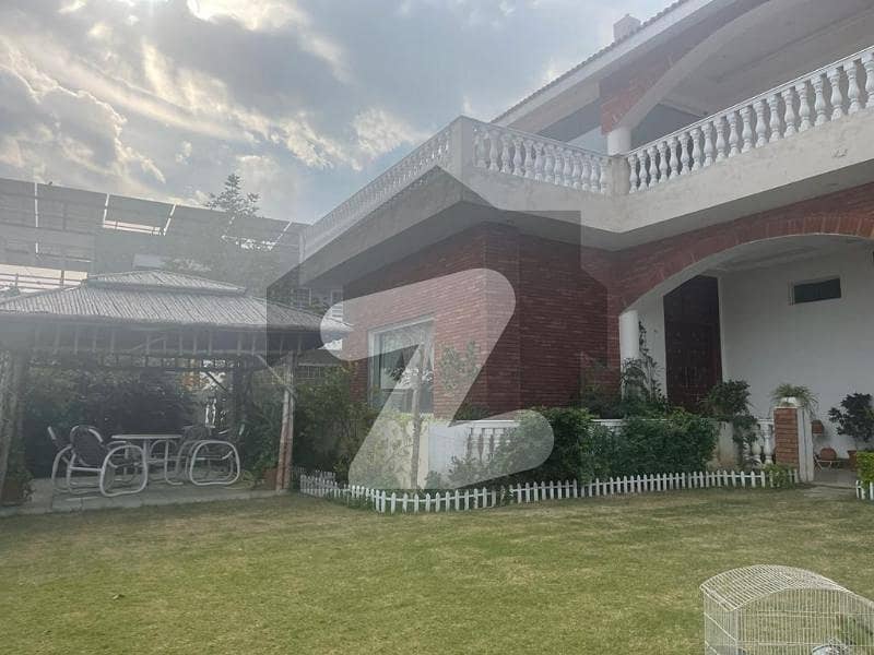 2 Kanal Beautiful Designer House Available For Sale In Street 1