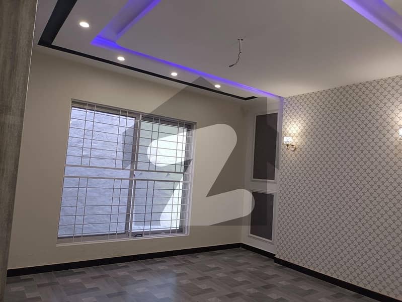 10 Marla House In Nazeer Garden For sale At Good Location