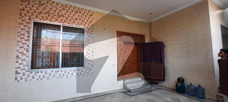 اولڈ مسلم ٹاؤن لاہور میں 5 کمروں کا 6 مرلہ مکان 1.5 لاکھ میں کرایہ پر دستیاب ہے۔
