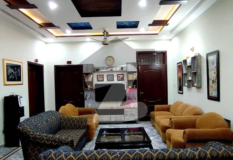 جوہر ٹاؤن فیز 1 - بلاک سی جوہر ٹاؤن فیز 1 جوہر ٹاؤن لاہور میں 1 کمرے کا 1 مرلہ کمرہ 9 ہزار میں کرایہ پر دستیاب ہے۔