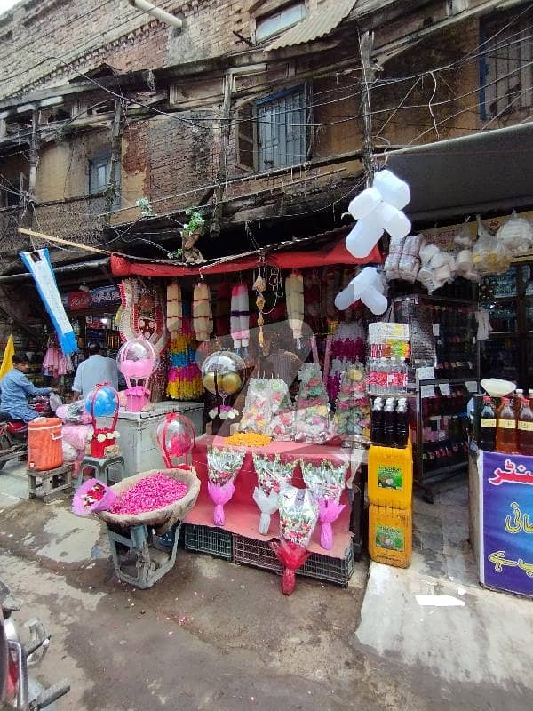 بنی چوک راولپنڈی میں 2 مرلہ دکان 2.8 کروڑ میں برائے فروخت۔
