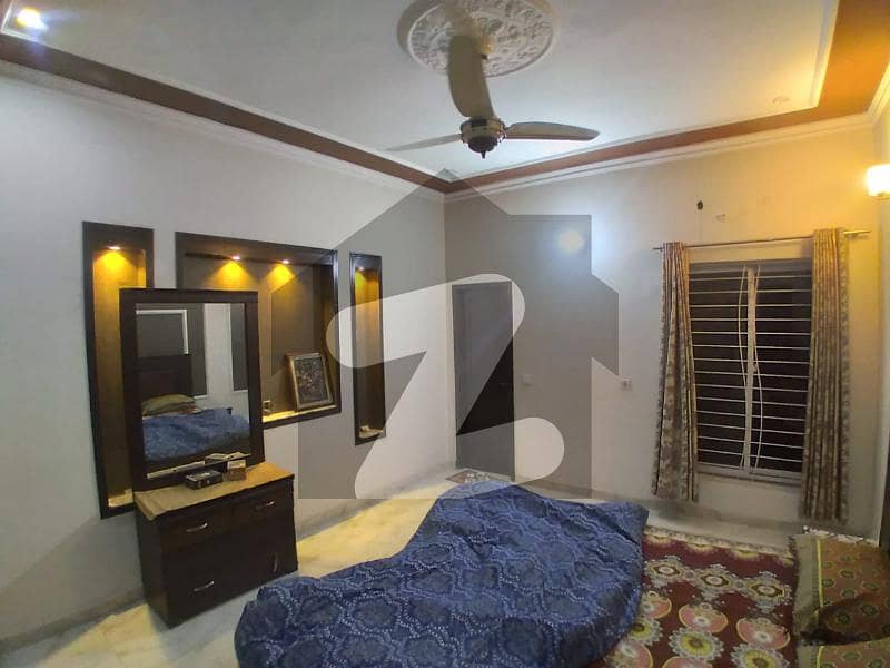 ایل ڈی اے ایوینیو ۔ بلاک ڈی ایل ڈی اے ایوینیو لاہور میں 5 کمروں کا 10 مرلہ مکان 2.5 کروڑ میں برائے فروخت۔