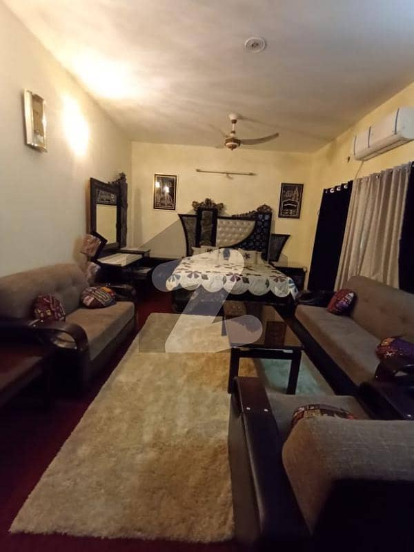 ائیرپورٹ روڈ لاہور میں 4 کمروں کا 14 مرلہ مکان 3.25 کروڑ میں برائے فروخت۔