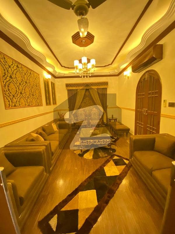 گلشنِ اقبال ٹاؤن کراچی میں 8 کمروں کا 5 مرلہ مکان 3.5 کروڑ میں برائے فروخت۔