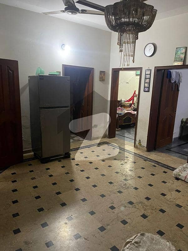 علی پارک کینٹ لاہور میں 5 کمروں کا 5 مرلہ مکان 1.7 کروڑ میں برائے فروخت۔