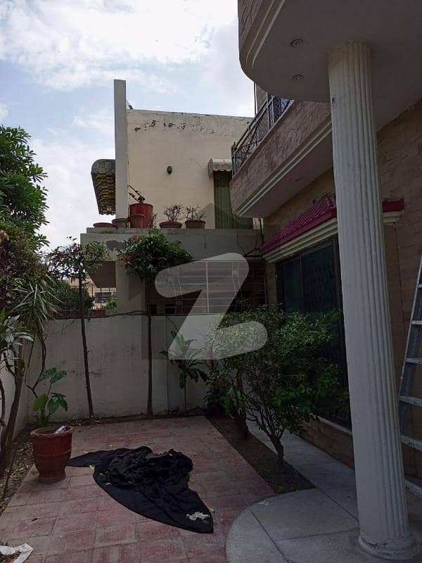Prime Location 10 Marla House For Rent In Dha Phase 4 Block Gg