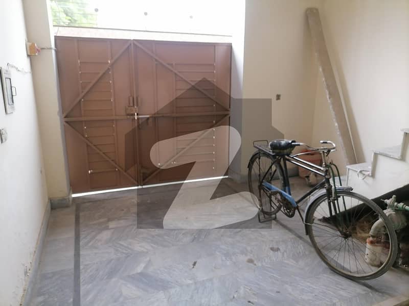 یونس ٹاؤن فیصل آباد میں 2 کمروں کا 3 مرلہ مکان 50 لاکھ میں برائے فروخت۔