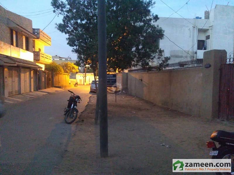 Plots railway society gulshan e iqbal hussain Plots railway society gulshan e iqbal hussain