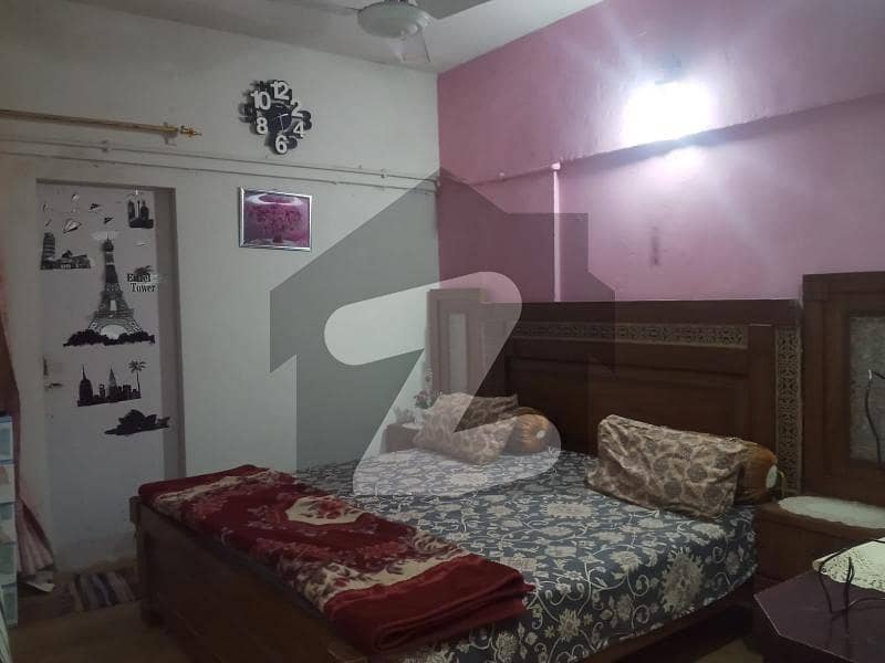 شادمان ٹاؤن - سیکٹر 14 / بی شادمان نارتھ ناظم آباد کراچی میں 2 کمروں کا 1 مرلہ فلیٹ 30 لاکھ میں برائے فروخت۔