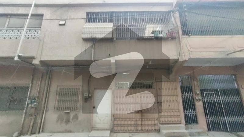 گلشن قادری ملیر کراچی میں 6 کمروں کا 5 مرلہ مکان 1.2 کروڑ میں برائے فروخت۔