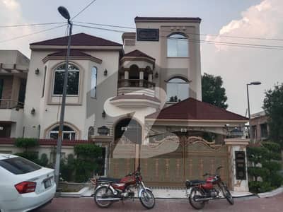 Perfect 2700 Square Feet Upper Portion In Bahria Town - Tulip Block For Sale