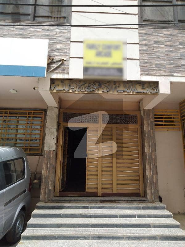 گلشن-اے-کنیز فاطمہ - بلاک 1 گلشنِ کنیز فاطمہ سکیم 33 کراچی میں 3 کمروں کا 6 مرلہ بالائی پورشن 90 لاکھ میں برائے فروخت۔