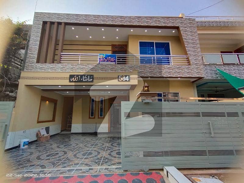A Beautiful 8 Marla Double  Storey House For Sale
