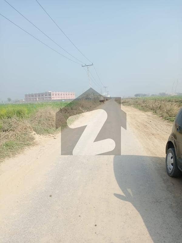 سندر لاہور میں 22 کنال صنعتی زمین 27.5 کروڑ میں برائے فروخت۔