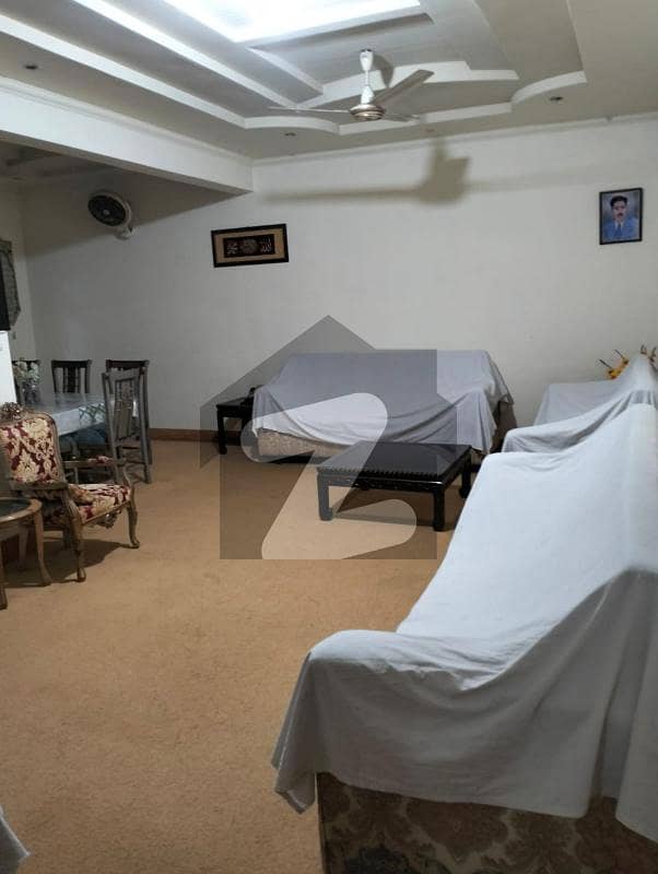 سمن آباد ۔ بلاک سی سمن آباد لاہور میں 5 کمروں کا 12 مرلہ مکان 3.45 کروڑ میں برائے فروخت۔