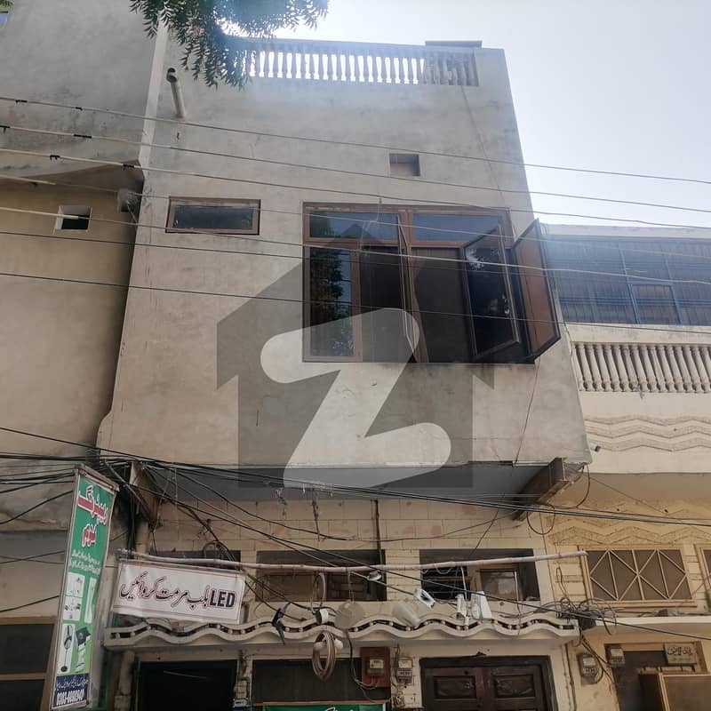 ہائی سٹریٹ ساہیوال میں 7 کمروں کا 4 مرلہ مکان 1.5 کروڑ میں برائے فروخت۔