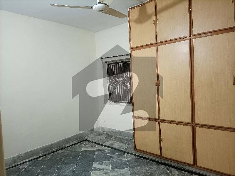 کھنہ روڈ راولپنڈی میں 7 کمروں کا 4 مرلہ مکان 40 ہزار میں کرایہ پر دستیاب ہے۔
