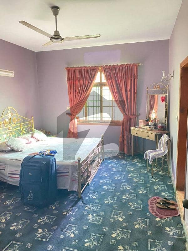 ڈی ایچ اے فیز 6 ڈی ایچ اے کراچی میں 4 کمروں کا 10 مرلہ مکان 5.75 کروڑ میں برائے فروخت۔