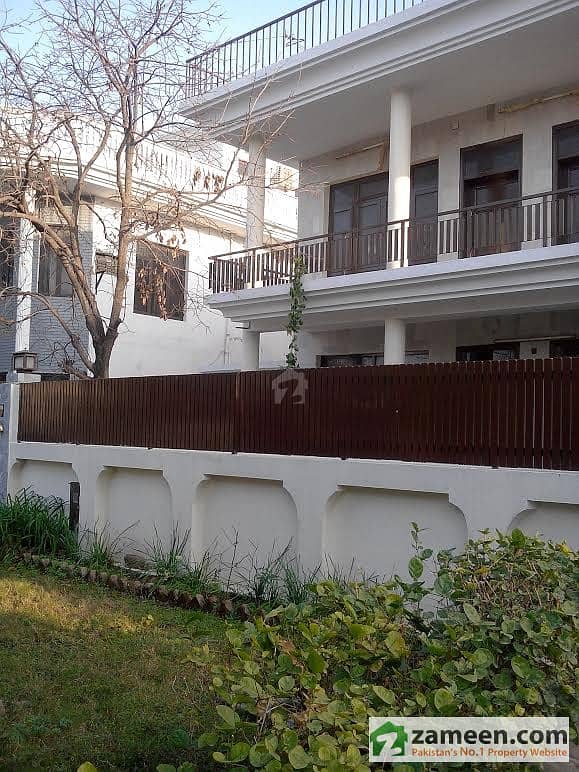 500 S/y Beautiful House In F-11 Islamabad