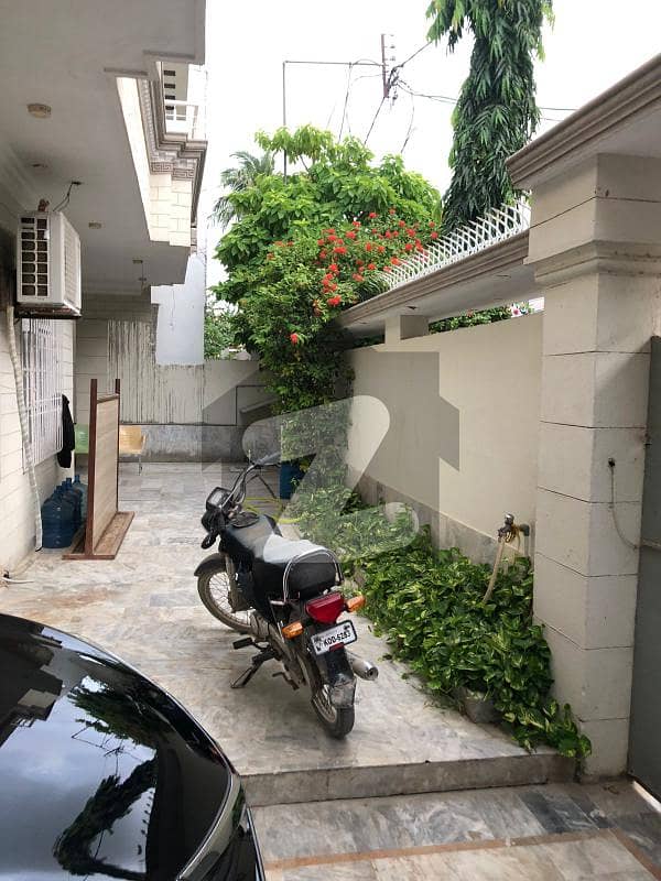 Brand New Bungalow For Sale 400 Sq Yard Gulistan E Jauhar Block 15