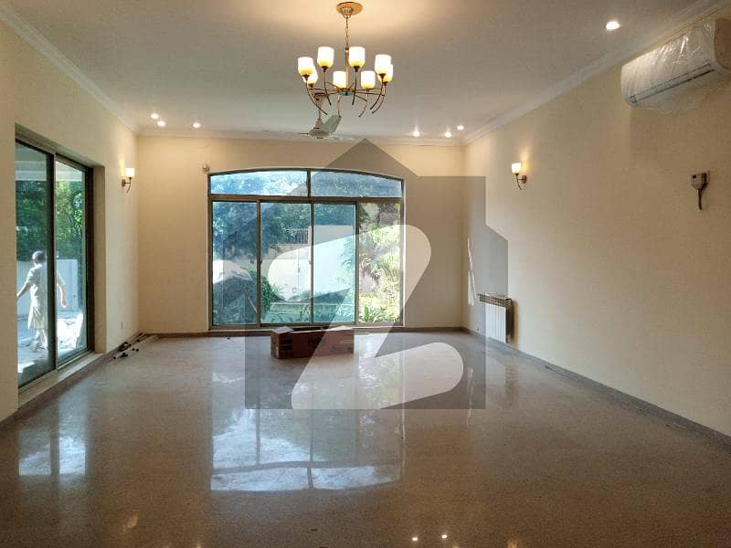 Fully Renovated 6 Beds Triple Store Luxurious House For Rent In F7