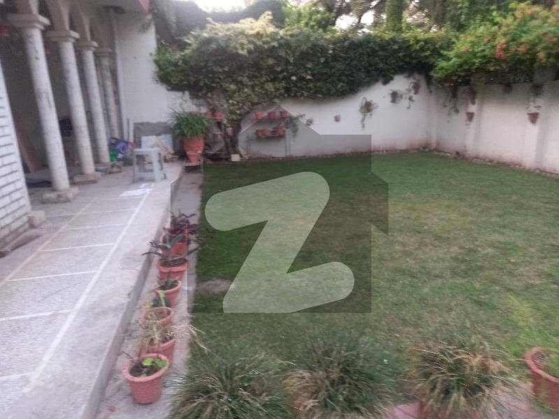 Change Your Address To F-10/4,  triple story house Islamabad For A Reasonable Price Of Rs325000