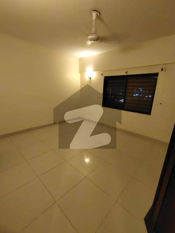 کلفٹن ۔ بلاک 2 کلفٹن کراچی میں 3 کمروں کا 9 مرلہ فلیٹ 1.4 لاکھ میں کرایہ پر دستیاب ہے۔