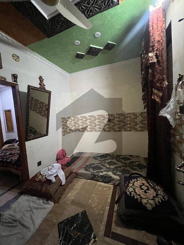 خیابان قائد اعظم لاہور میں 3 کمروں کا 3 مرلہ مکان 60 لاکھ میں برائے فروخت۔