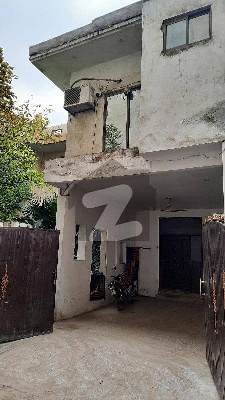 A House Of 570 Square Feet In Farid Court Road