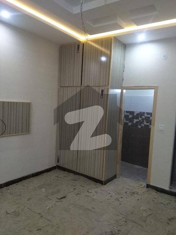 گڑھی شاہو لاہور میں 3 کمروں کا 4 مرلہ مکان 1.8 کروڑ میں برائے فروخت۔