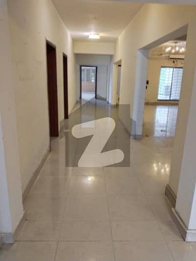 ایف ۔ 11 اسلام آباد میں 4 کمروں کا 16 مرلہ فلیٹ 5.25 کروڑ میں برائے فروخت۔