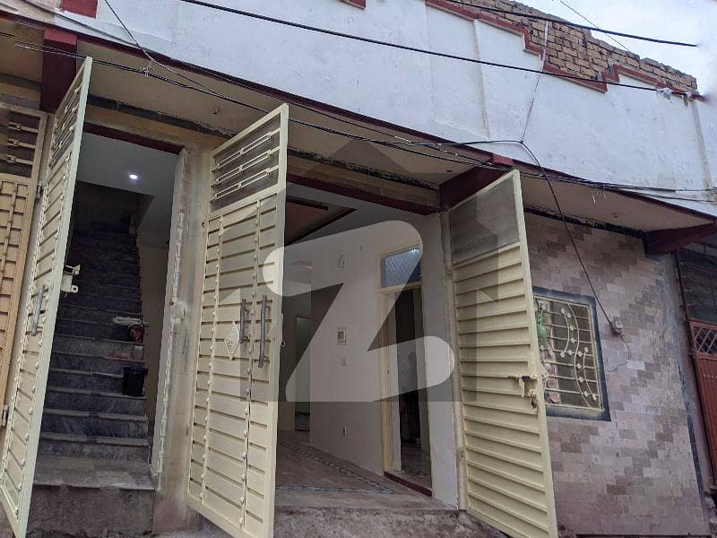 چاکرہ راولپنڈی میں 3 کمروں کا 3 مرلہ مکان 12 ہزار میں کرایہ پر دستیاب ہے۔