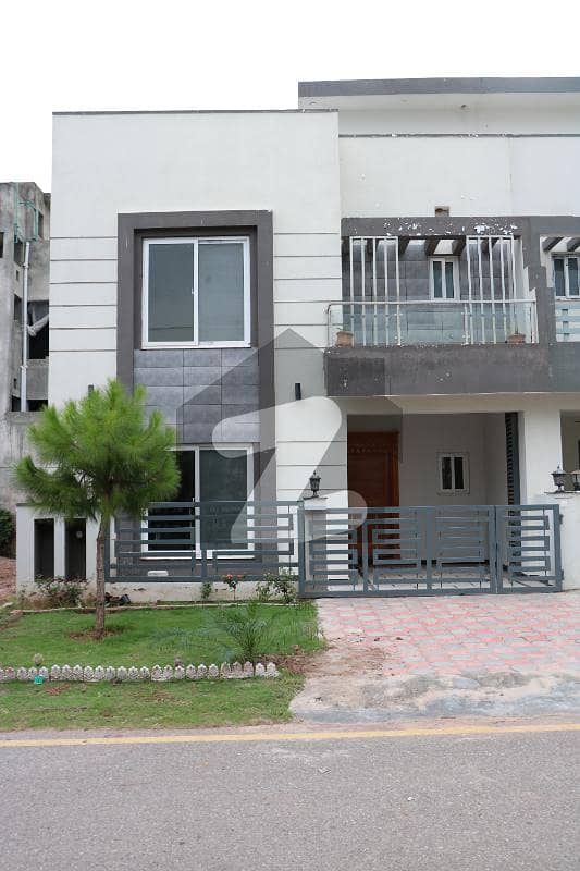 5 Marla Beautiful House For Sale In B-block, Park View City Islamabad