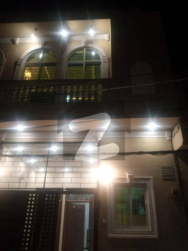 نیواقبال پارک کینٹ کینٹ لاہور میں 3 کمروں کا 3 مرلہ مکان 1.4 کروڑ میں برائے فروخت۔