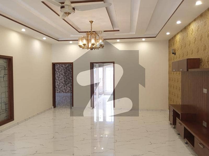 نیسپاک سکیم فیز 3 ڈیفینس روڈ لاہور میں 5 کمروں کا 10 مرلہ مکان 2.85 کروڑ میں برائے فروخت۔