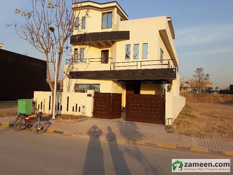 Bahria Town Phase 7 Ten Marla House For Sale