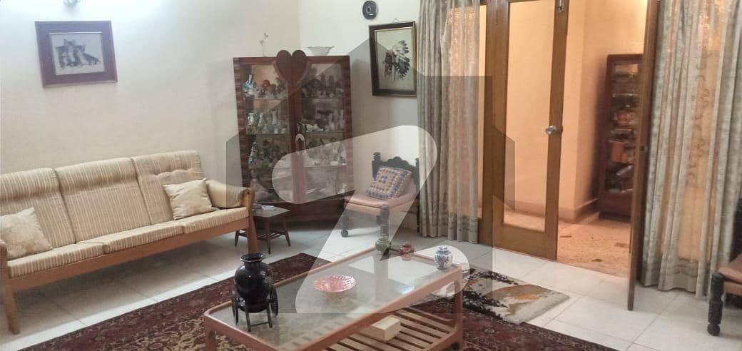 ڈی ایچ اے فیز 2 ڈی ایچ اے کراچی میں 4 کمروں کا 12 مرلہ مکان 5.4 کروڑ میں برائے فروخت۔