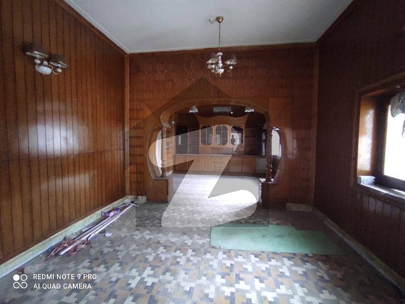 گلبرگ 3 گلبرگ لاہور میں 10 کمروں کا 2 کنال مکان 6 لاکھ میں کرایہ پر دستیاب ہے۔