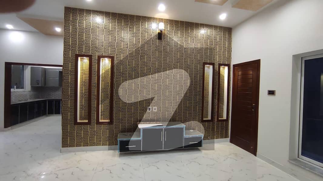 النور گارڈن فیصل آباد میں 3 کمروں کا 3 مرلہ مکان 1.1 کروڑ میں برائے فروخت۔