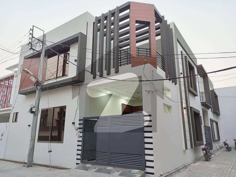 5 Marla House Is Available In Badshahi Road