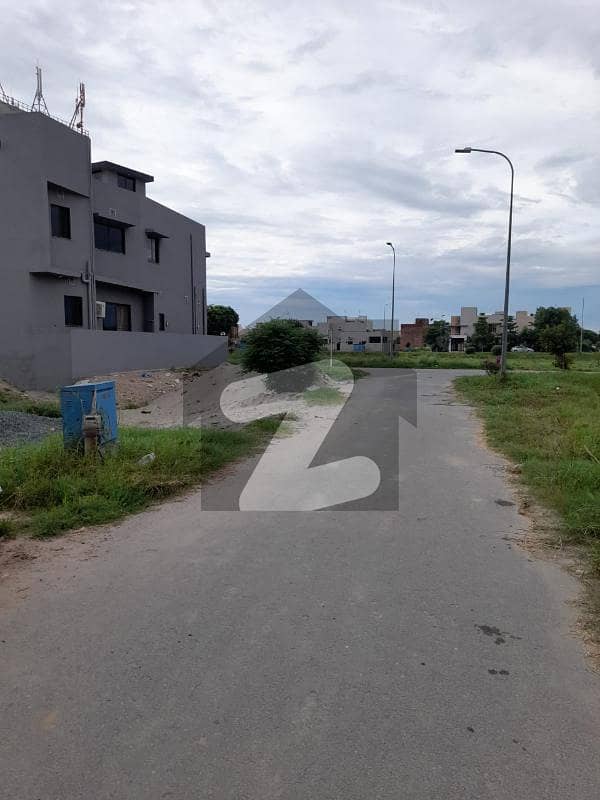 2 Marla Commercial Shop Available For Sale DHA 9 Town