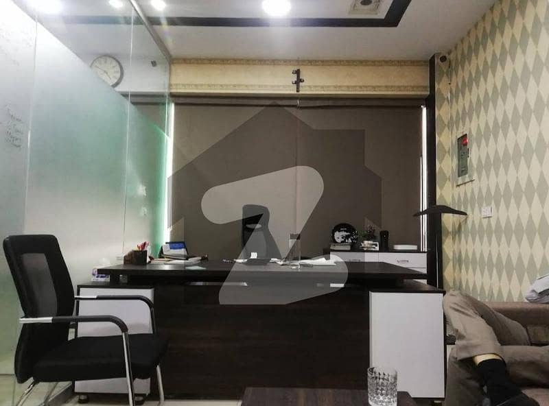 ڈی ایچ اے فیز 5 ڈیفنس (ڈی ایچ اے) لاہور میں 1 کمرے کا 4 مرلہ دفتر 1.2 لاکھ میں کرایہ پر دستیاب ہے۔